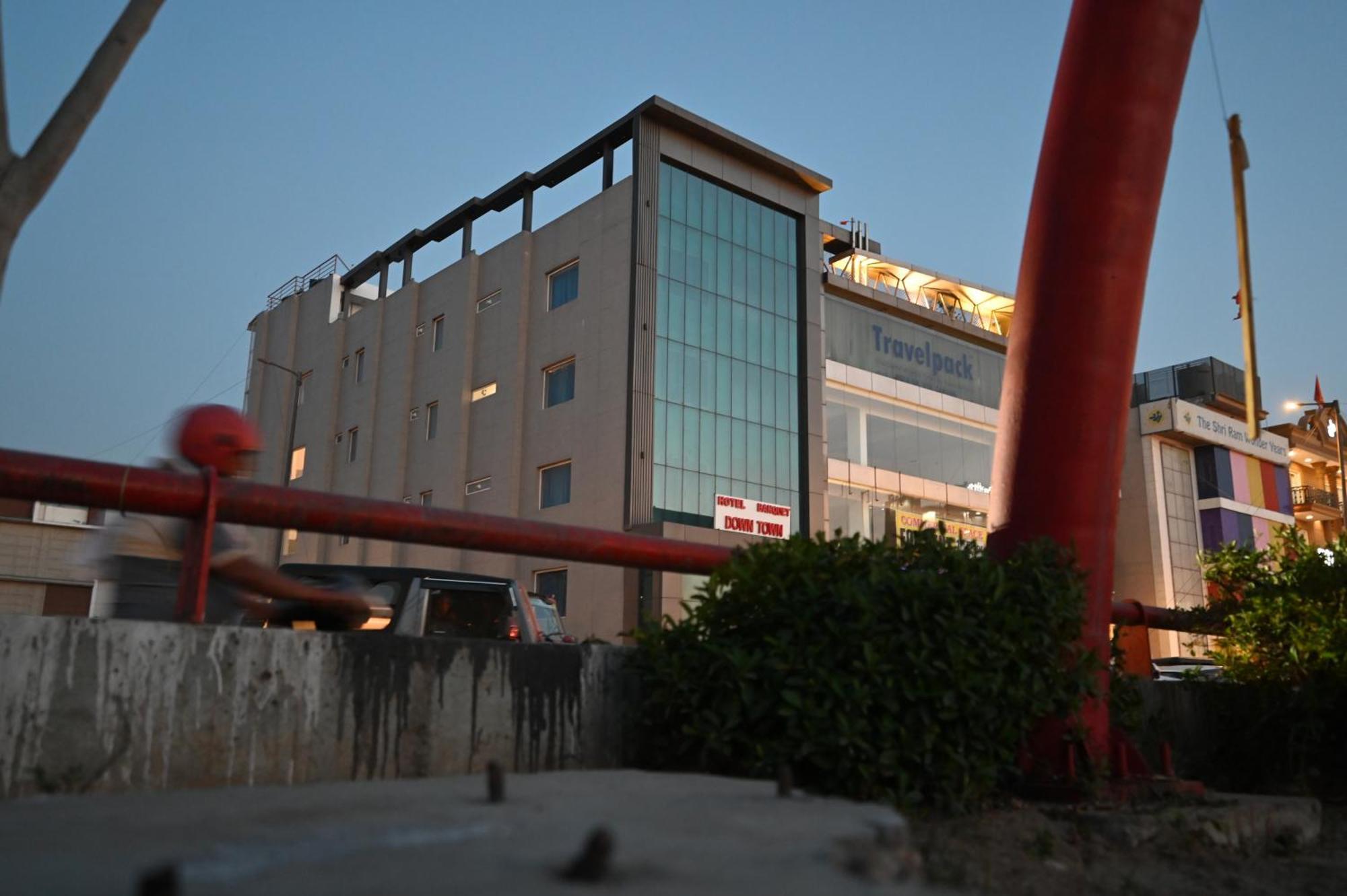 Hotel Down Town Paschim Vihar Delhi  Exterior photo