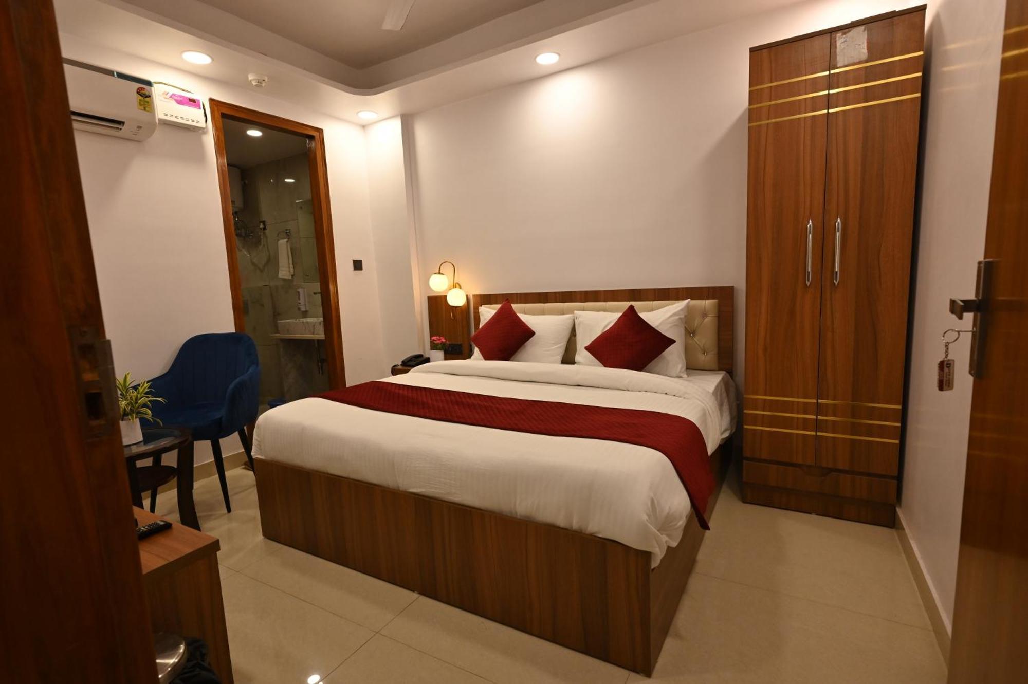 Hotel Down Town Paschim Vihar Delhi  Exterior photo