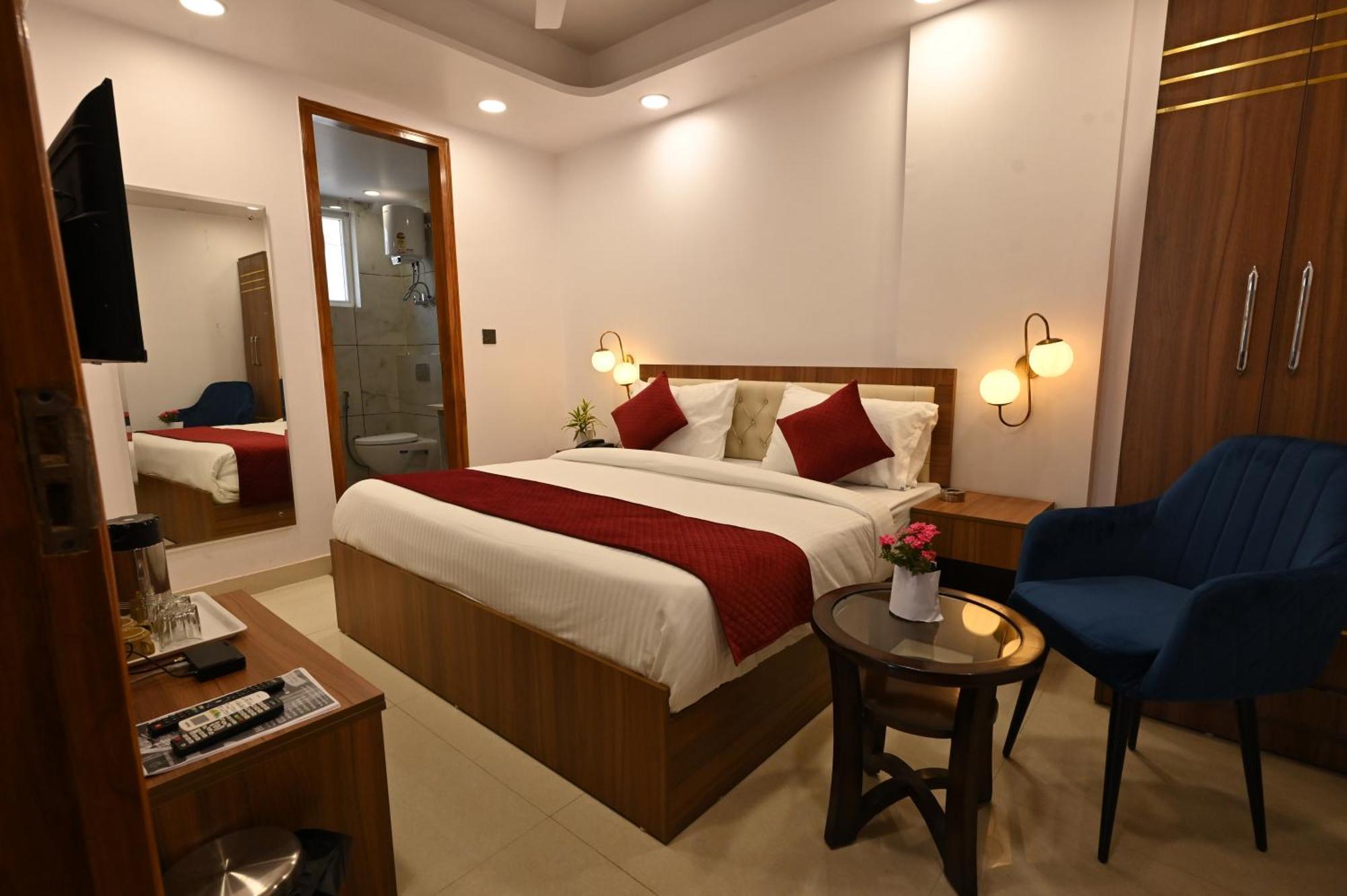 Hotel Down Town Paschim Vihar Delhi  Exterior photo