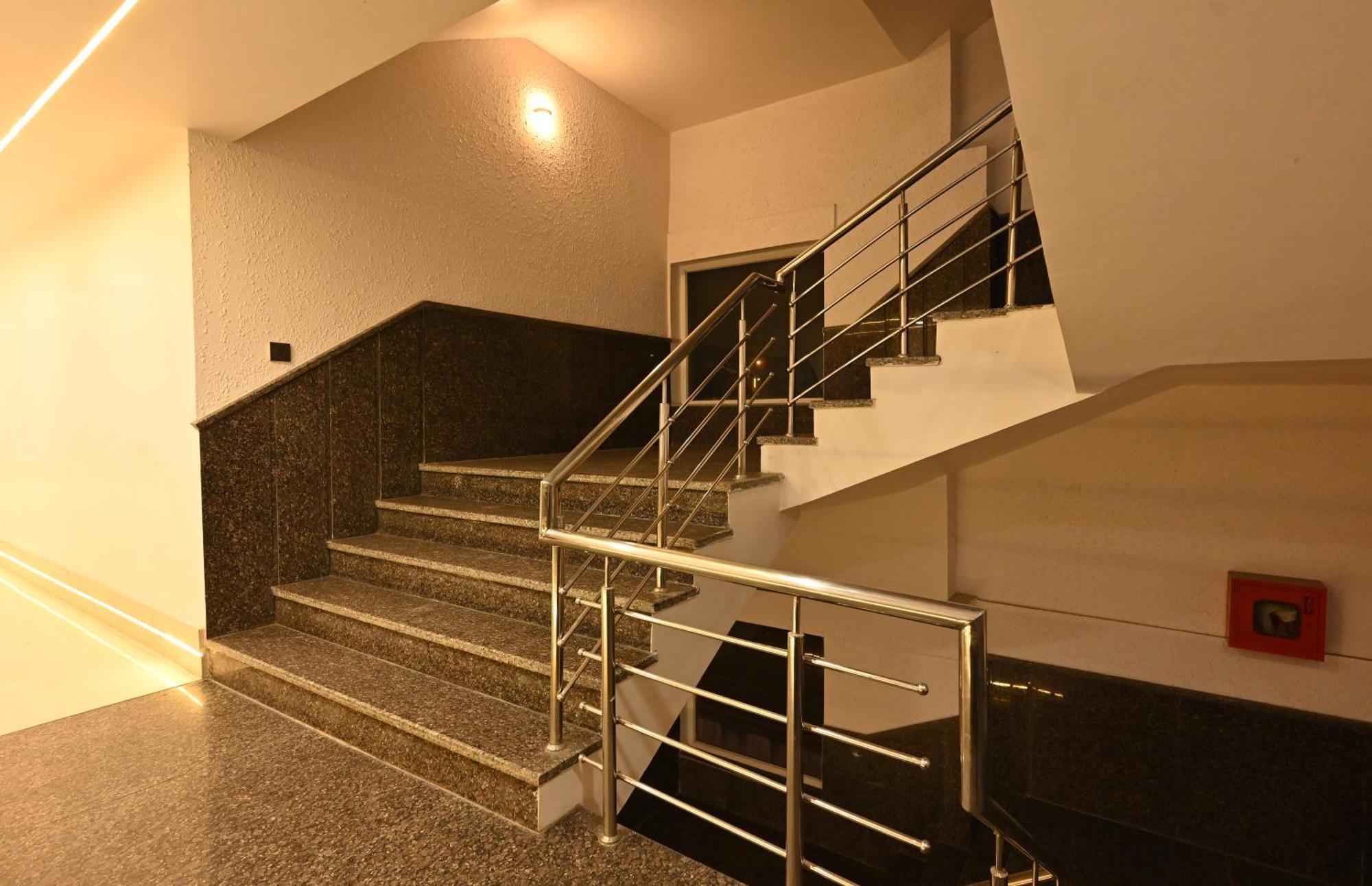 Hotel Down Town Paschim Vihar Delhi  Exterior photo